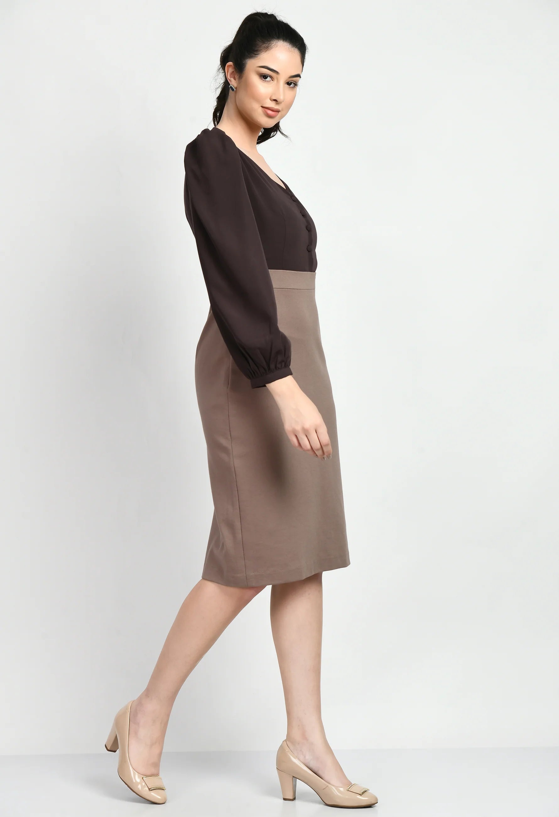 Style Colour Blocked Sheath Dress (Camel Beige + Coffee Brown)