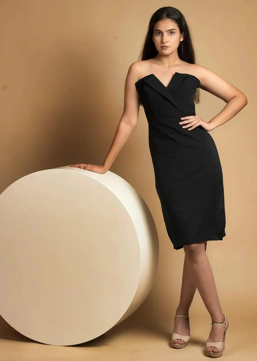 ELEGANCE MEETS STYLE PREMIUM CREPE BODYCON DRESS