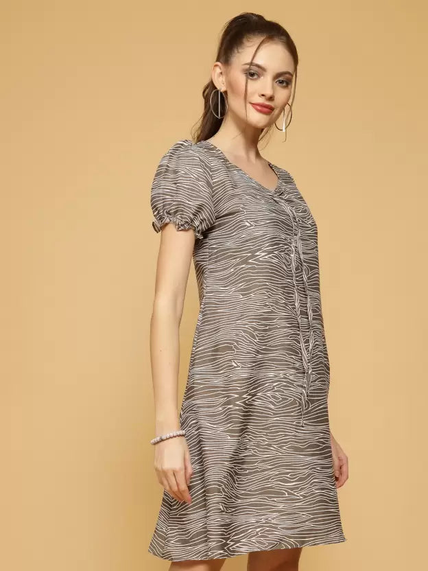 Mini/Short Sheath  dress in Crepe fabric Neck and Puff Sleeves