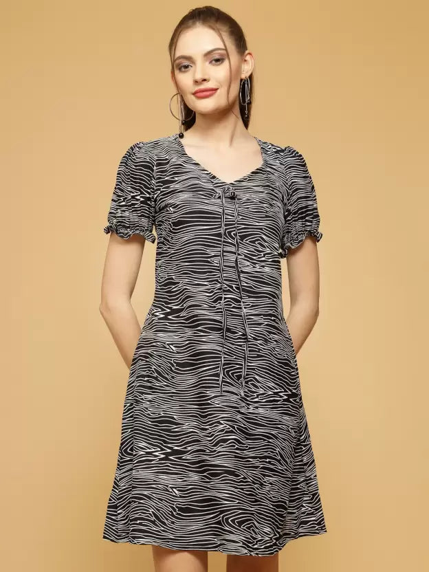 Mini/Short Sheath  dress in Crepe fabric Neck and Puff Sleeves