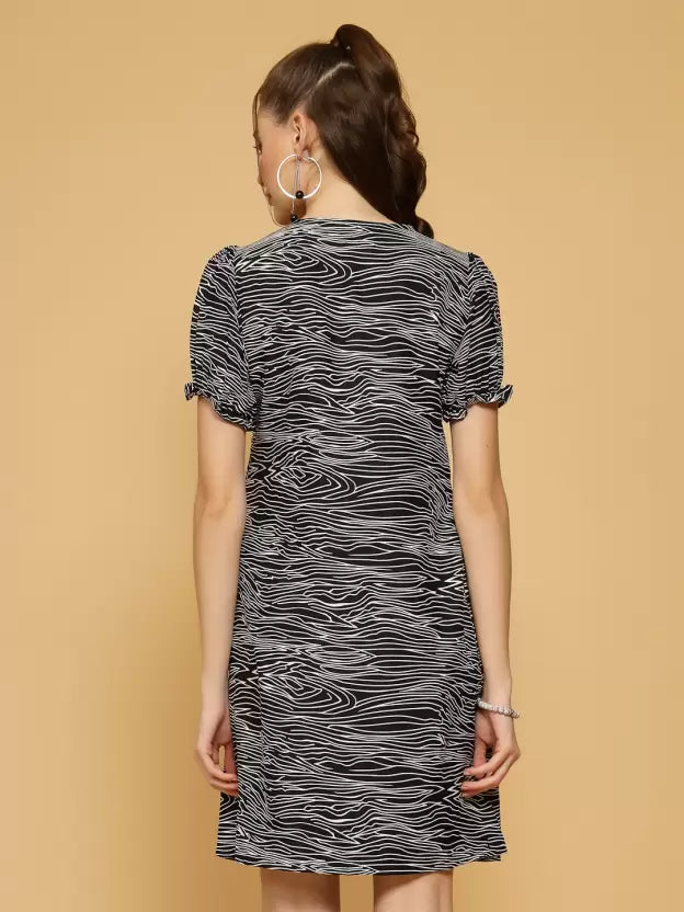 Mini/Short Sheath  dress in Crepe fabric Neck and Puff Sleeves